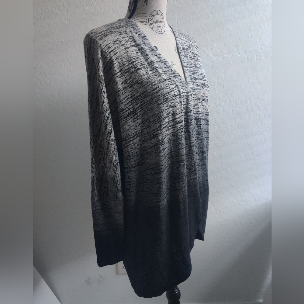Black and gray Grayscale ombre casual cardigan sweater_Medium (Estimate)